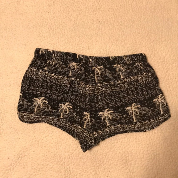 Forever21 shorts - Picture 2 of 4